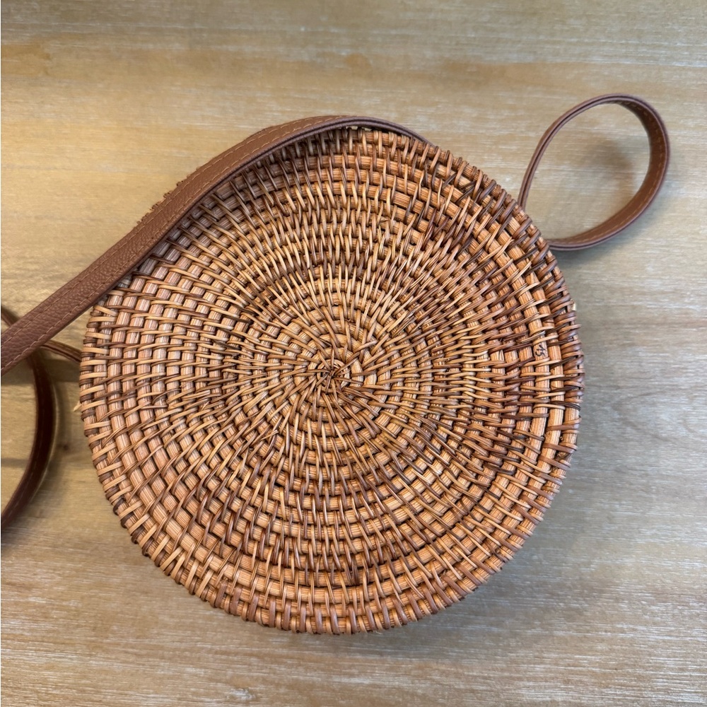 Wicker Round Crossbody Bag